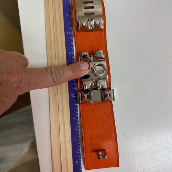 Hermès Collier de Chien (CDC) Wide Leather Cuff Bracelet – Orange - Picture 9 of 12